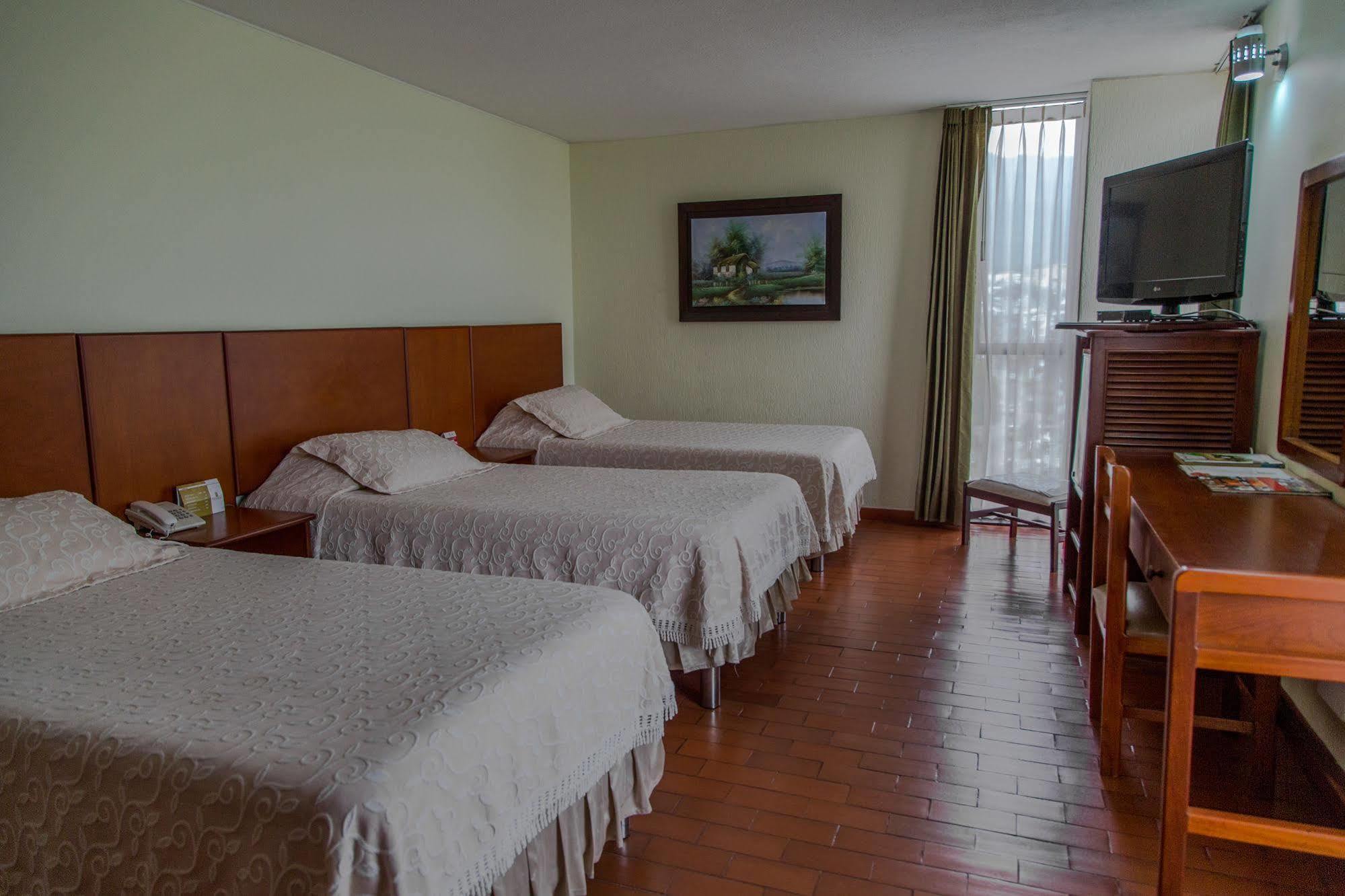 ויז'אוויסנסיו Hotel Don Lolo מראה חיצוני תמונה